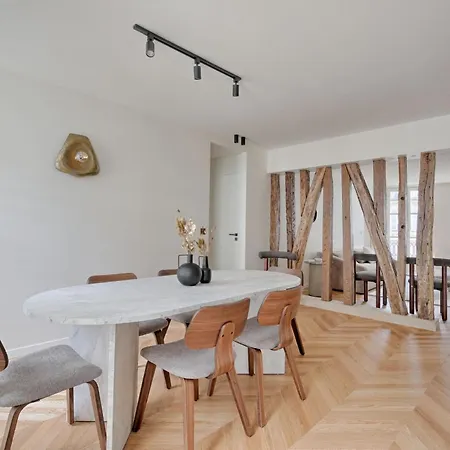 Heart Marais Luxury 2br Ac By Melvane Paris