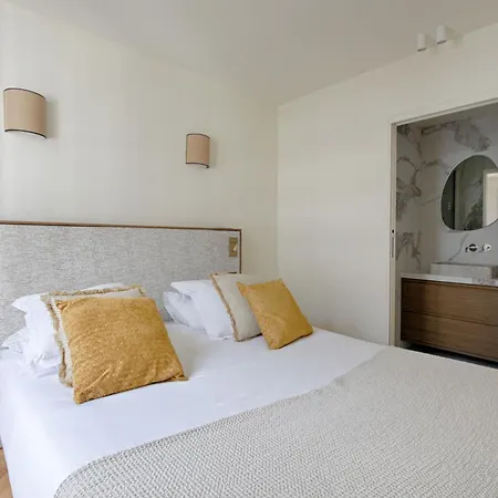 Heart Marais Luxury 2br Ac By Melvane