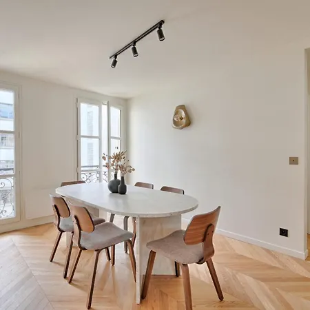 Heart Marais Luxury 2br Ac By Melvane Paris