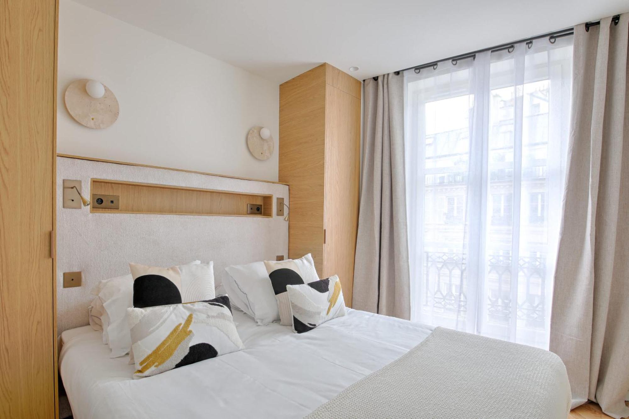 Apartment Heart Marais Luxury 2br Ac By Melvane